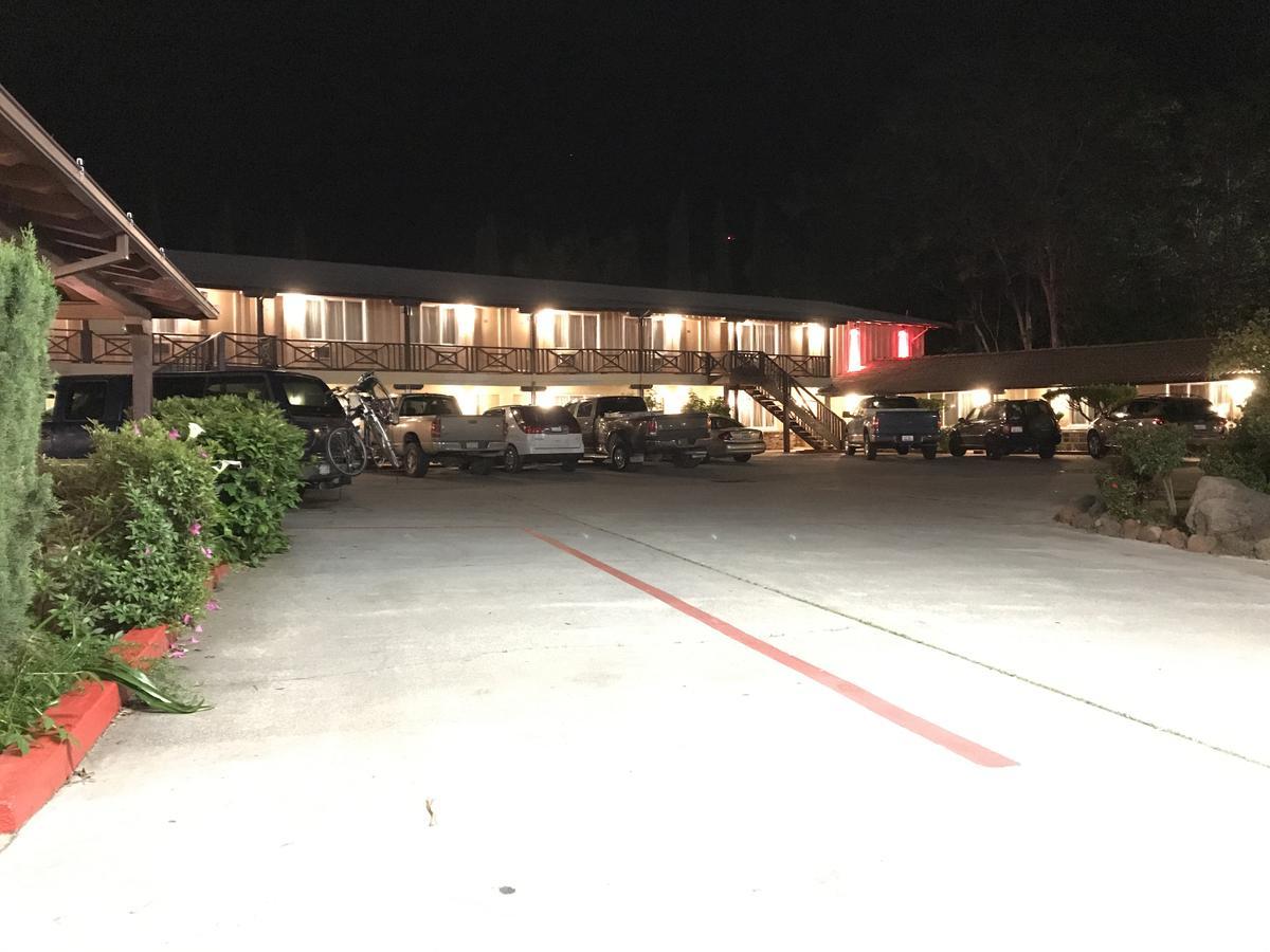 Red Bluff Inn Kültér fotó