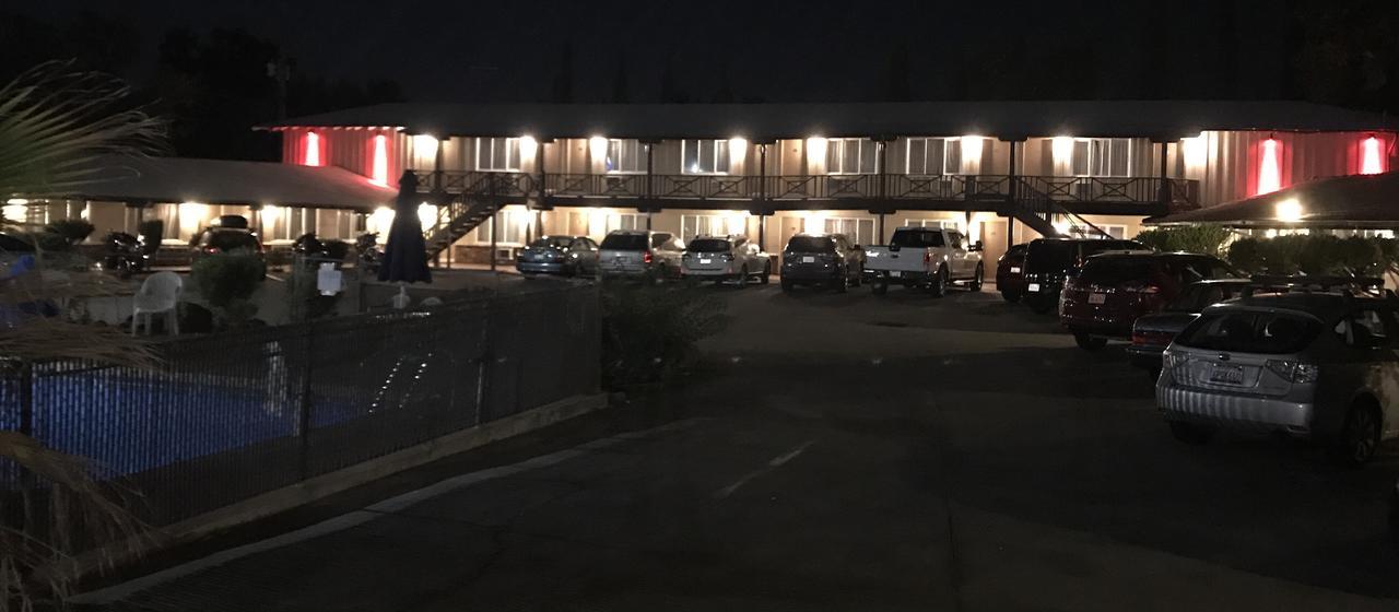 Red Bluff Inn Kültér fotó